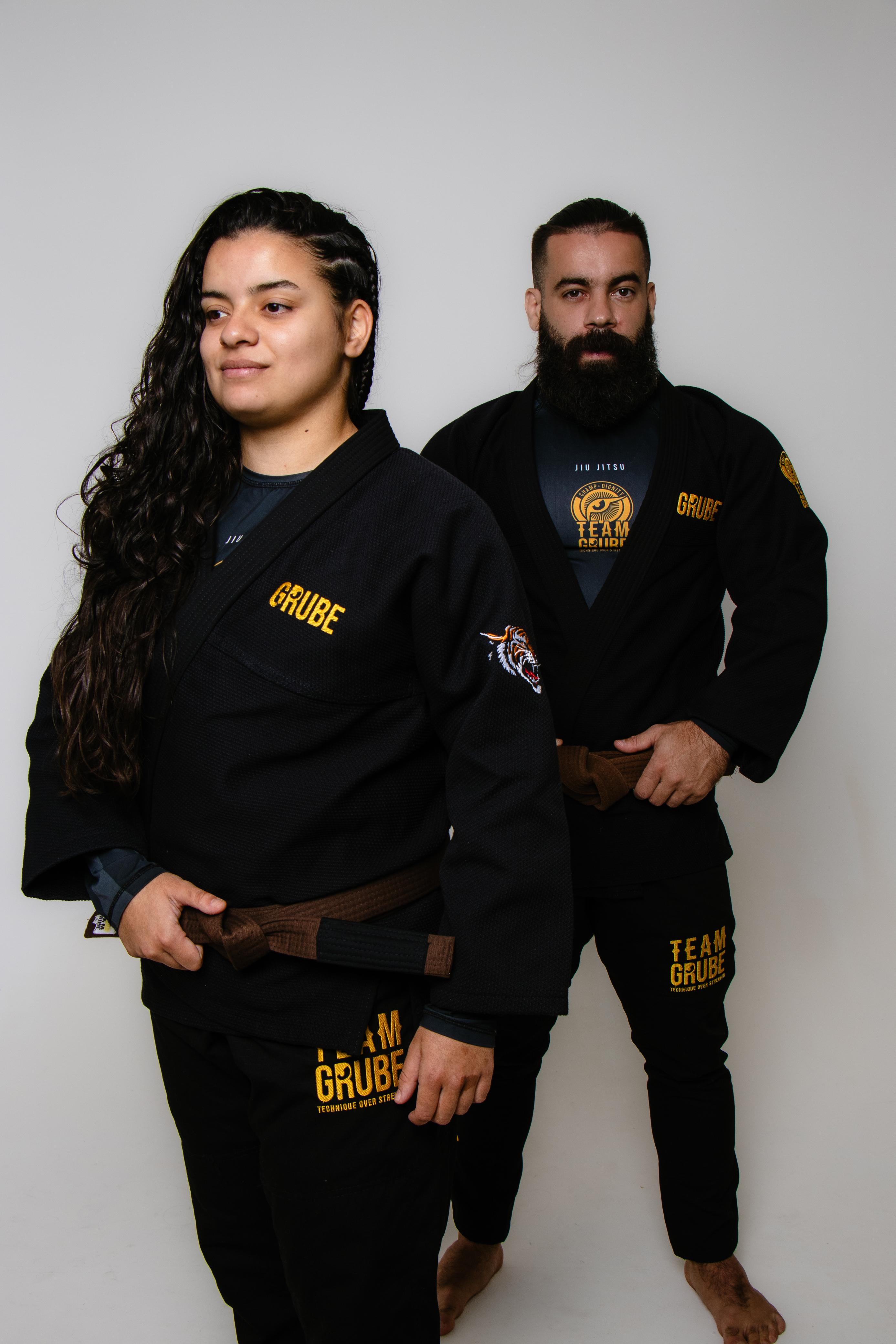 Dois atletas com o kimono all black da Team Grube